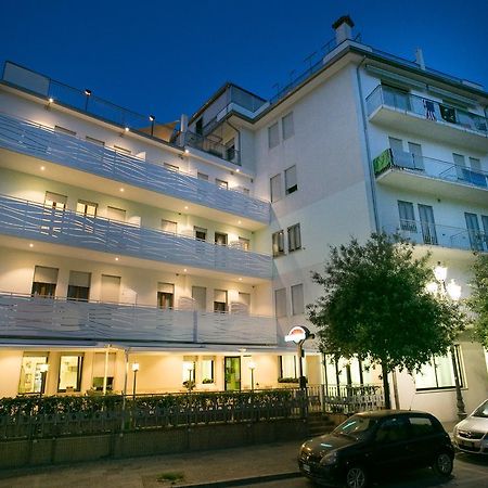 Albergo Arcobaleno Sottomarina Exterior foto