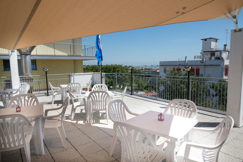Albergo Arcobaleno Sottomarina Exterior foto