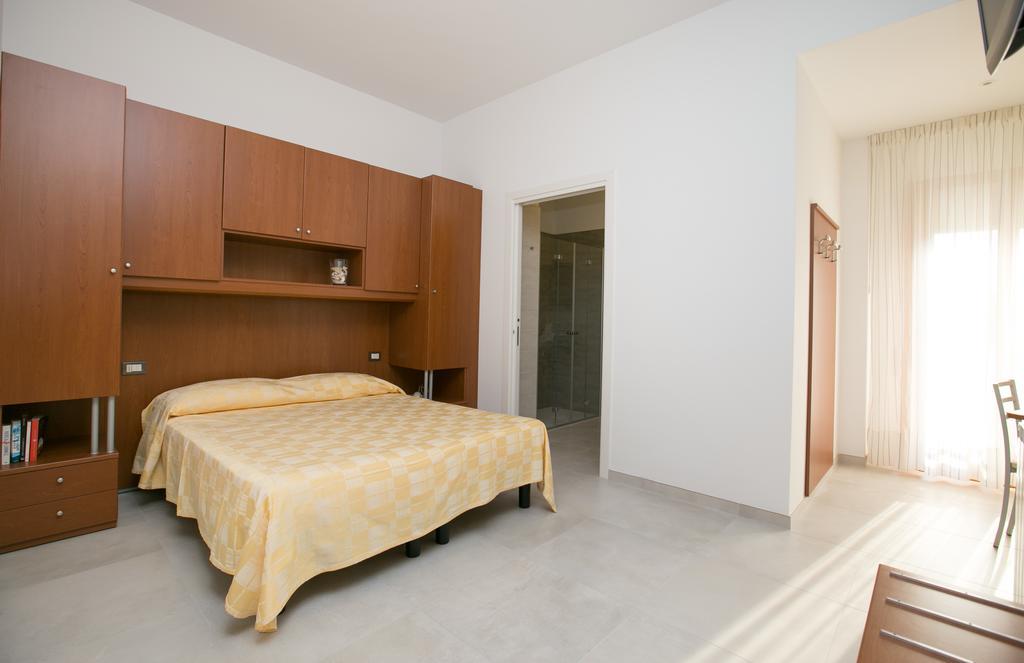 Albergo Arcobaleno Sottomarina Exterior foto