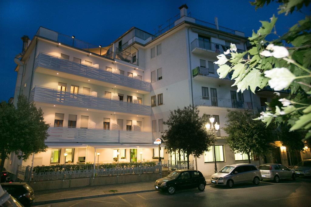 Albergo Arcobaleno Sottomarina Exterior foto